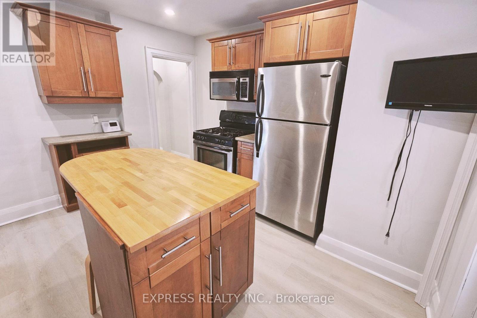 9 BRYANT AVENUE - 22