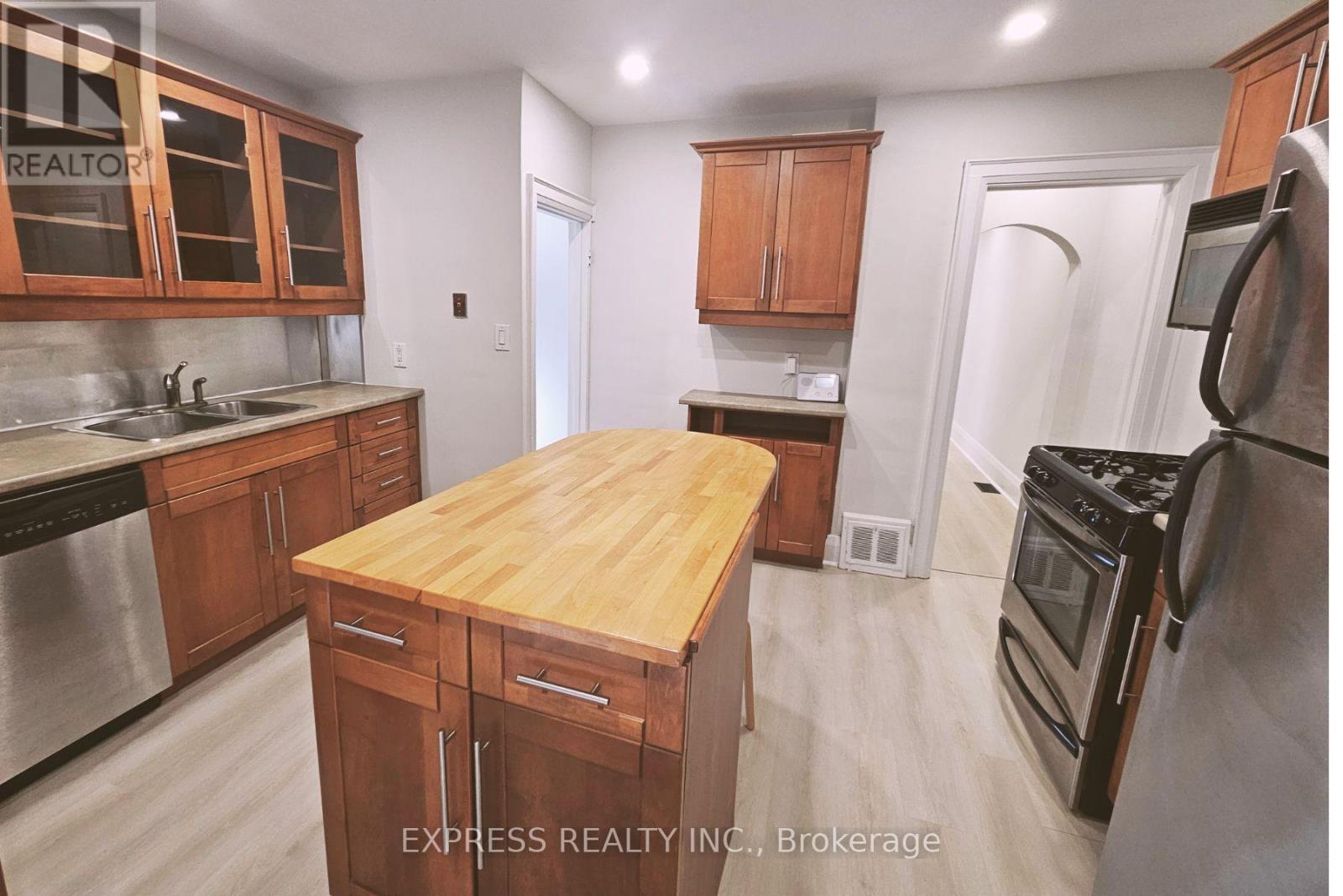 9 BRYANT AVENUE - 23