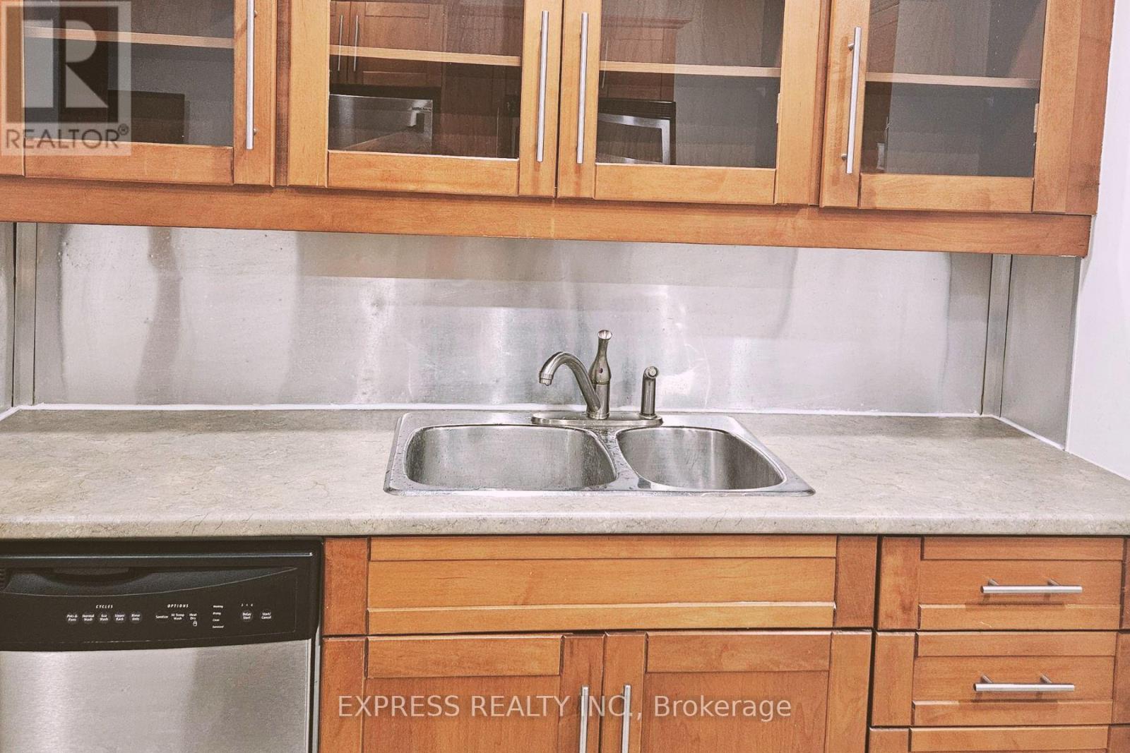 9 BRYANT AVENUE - 24