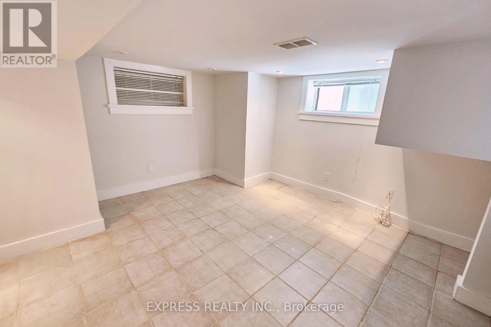 9 BRYANT AVENUE - 28
