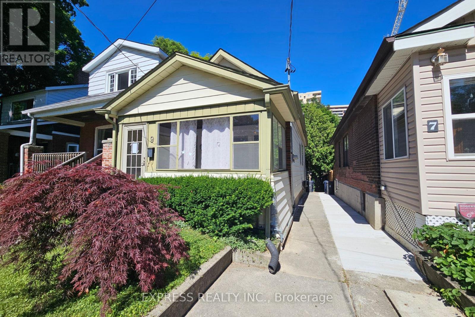 9 BRYANT AVENUE - 3