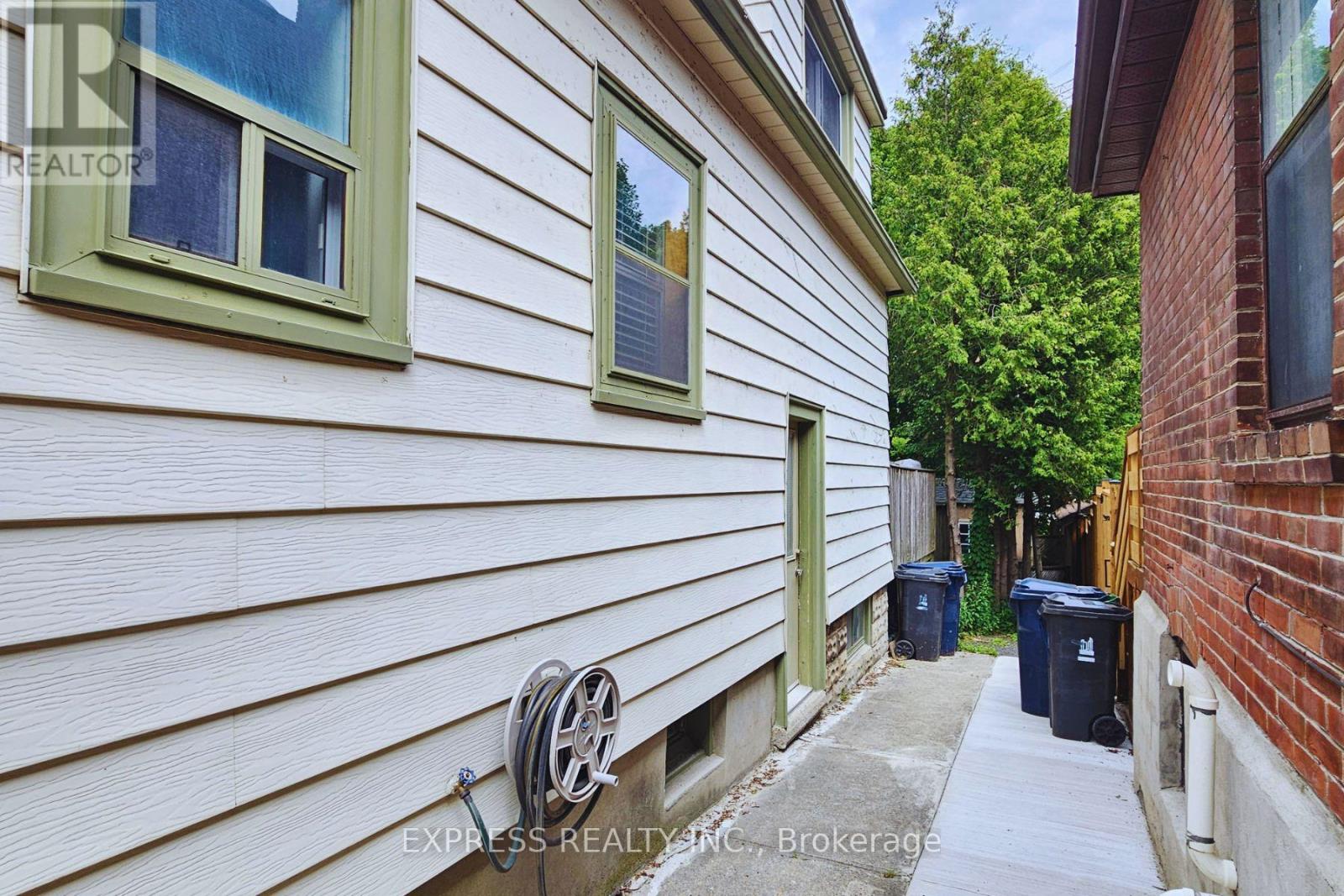 9 BRYANT AVENUE - 5