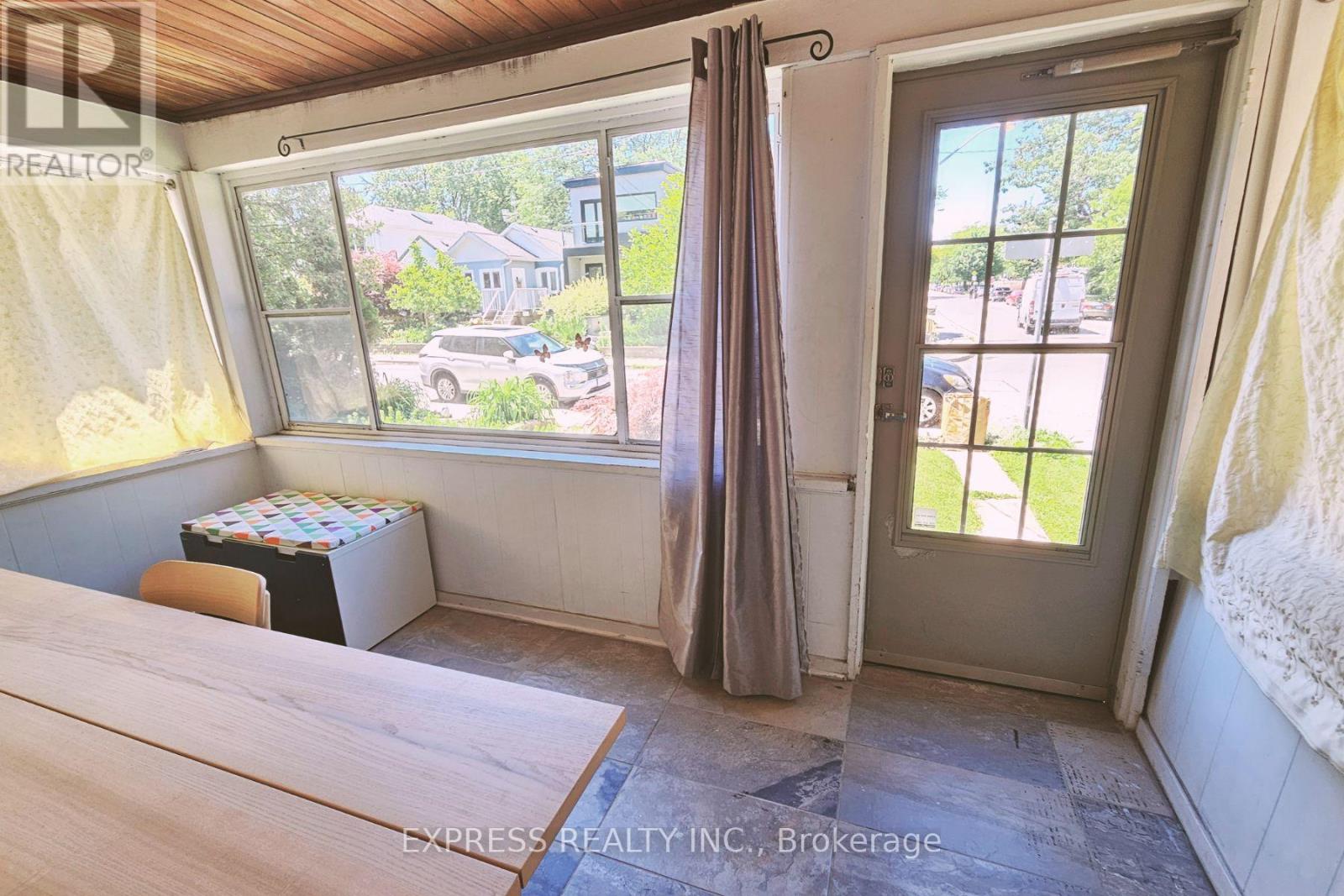 9 BRYANT AVENUE - 6