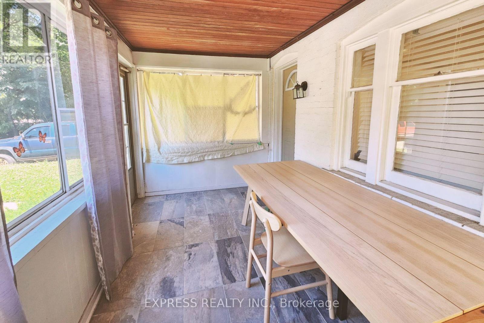 9 BRYANT AVENUE - 7