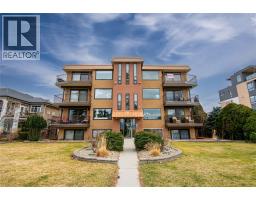203 578 Lakeshore Drive, Penticton