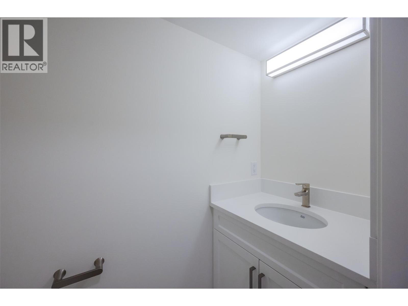 #203 578 Lakeshore Drive - 15
