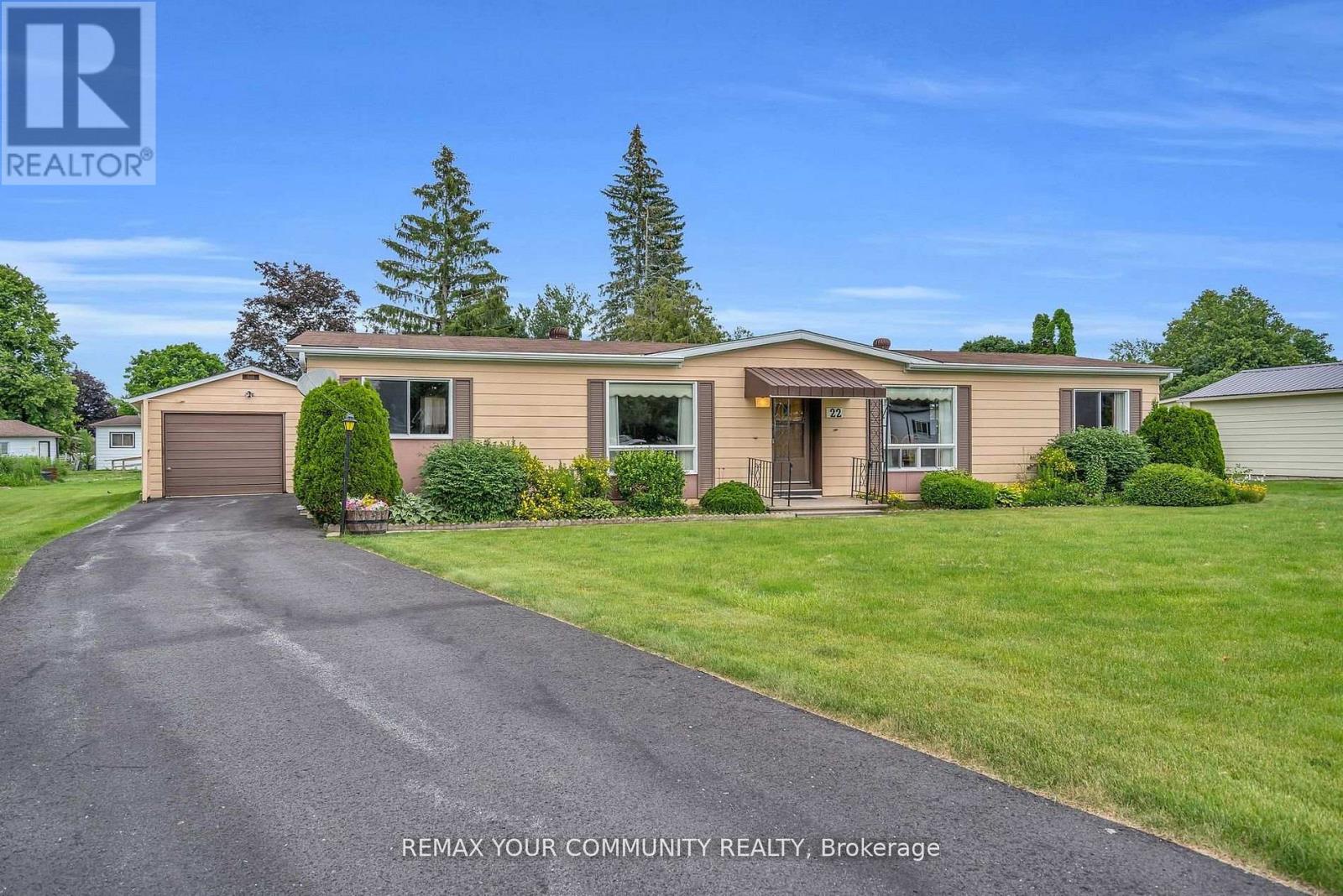 22 EMERY COURT - 3
