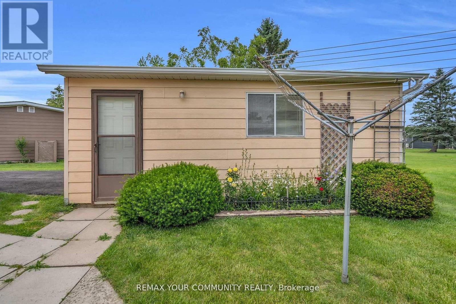 22 EMERY COURT - 7