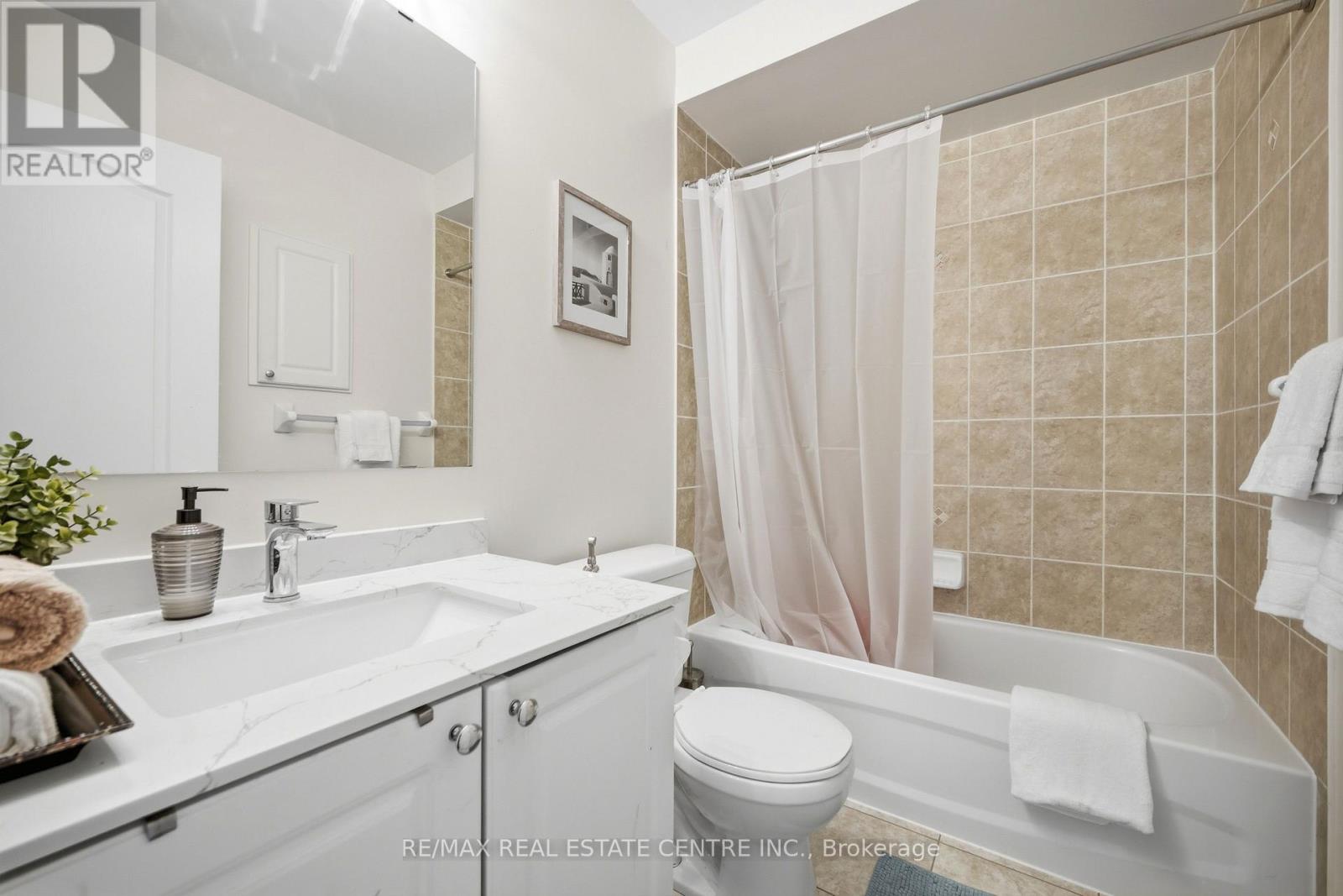 47 MARTINWORTH LANE - 34