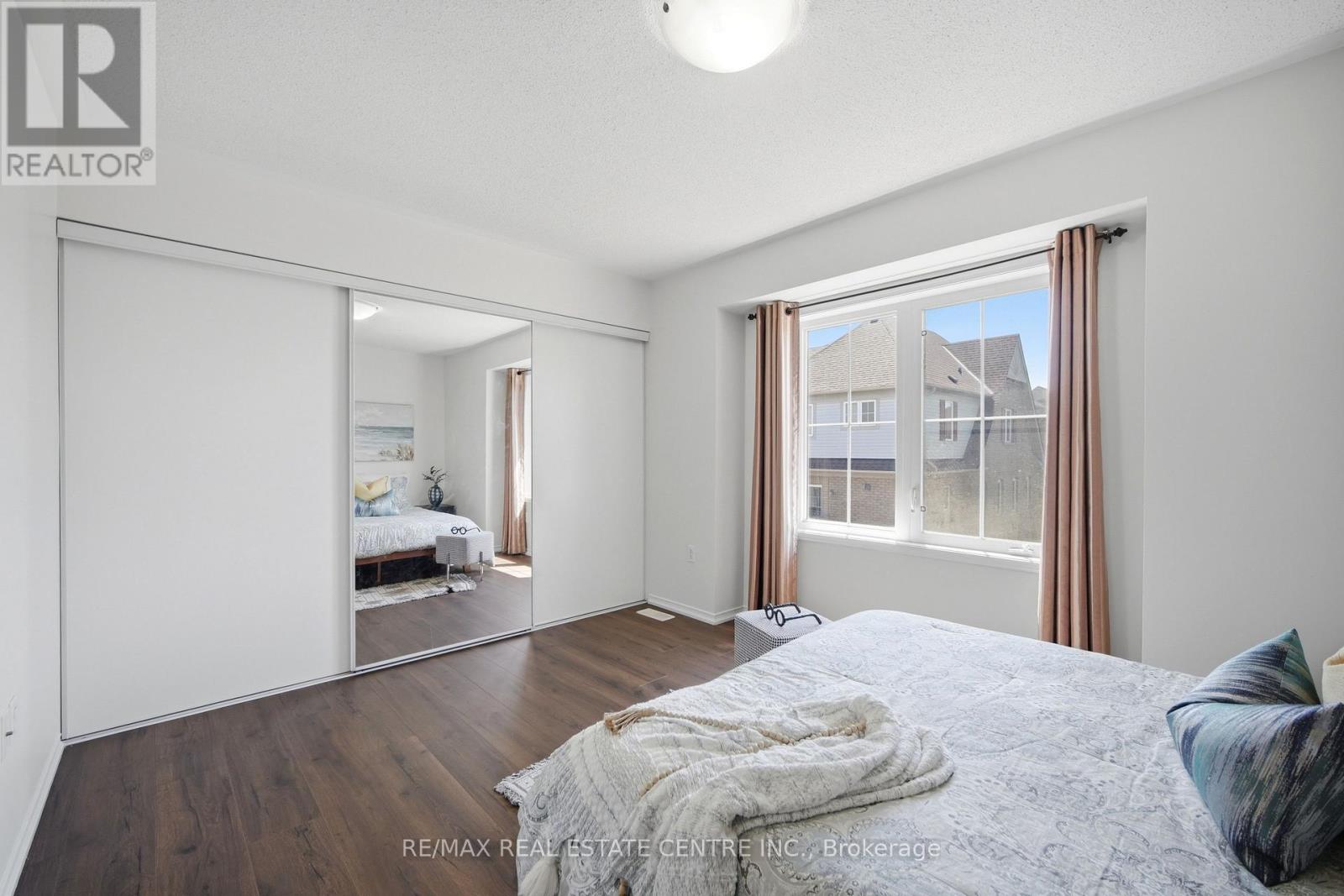 47 MARTINWORTH LANE - 36