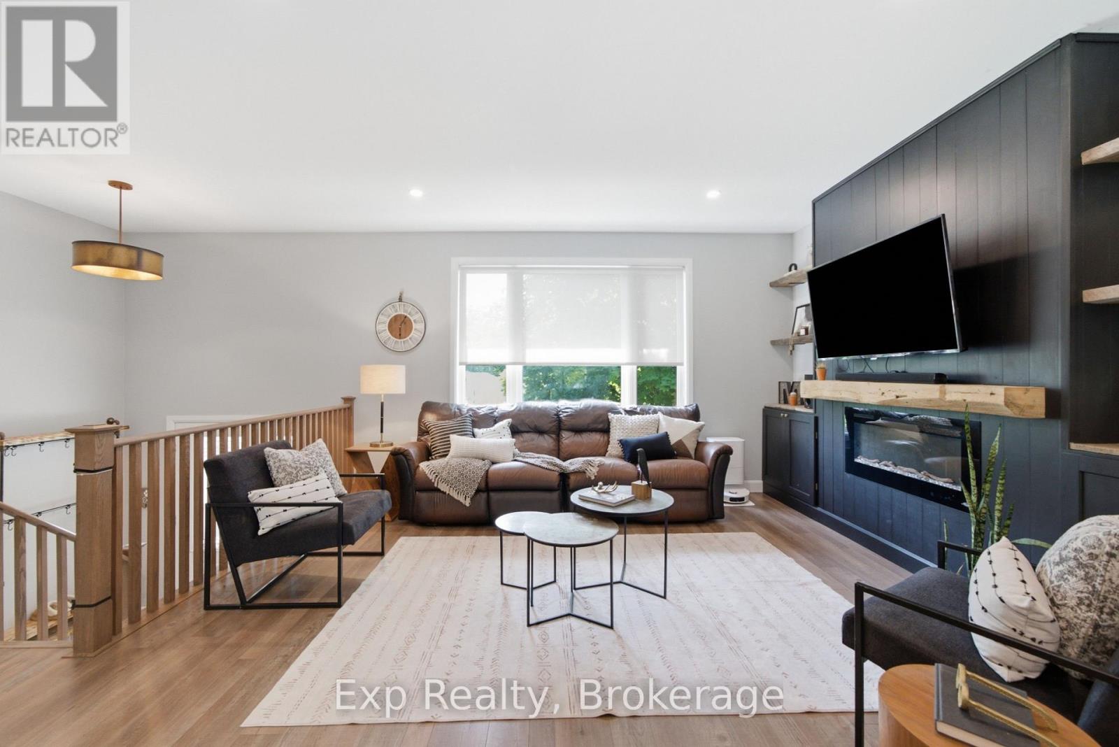 282 JOHN STREET - 5