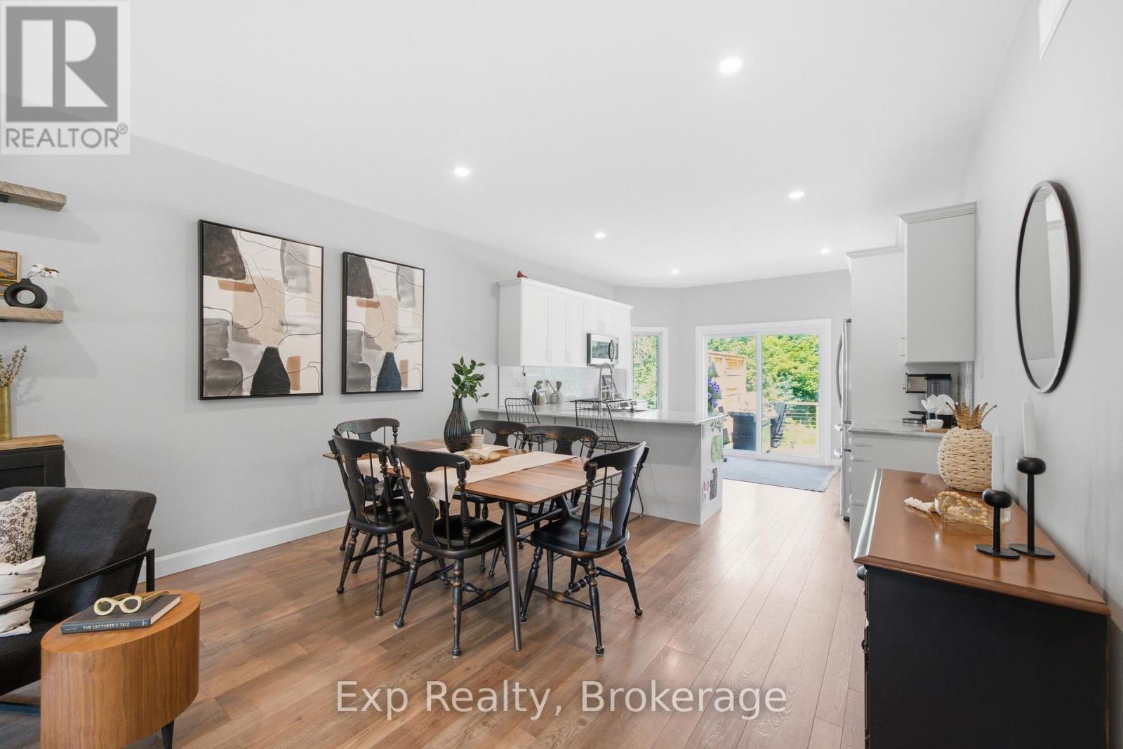 282 JOHN STREET - 7