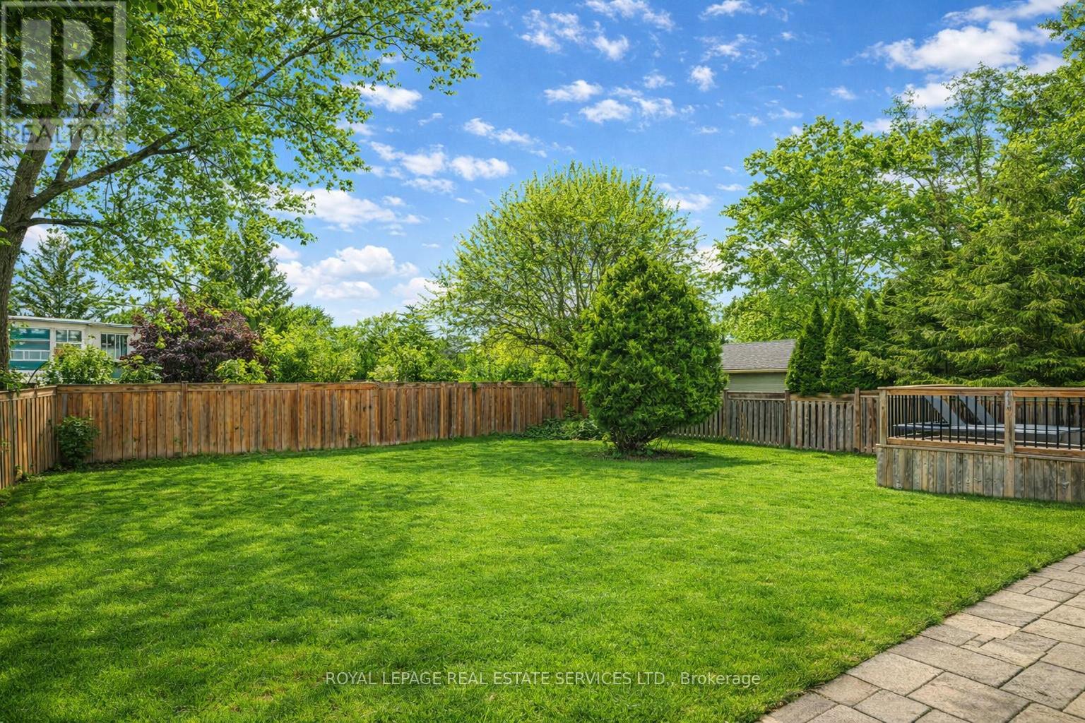 2163 DEYNCOURT DRIVE - 36