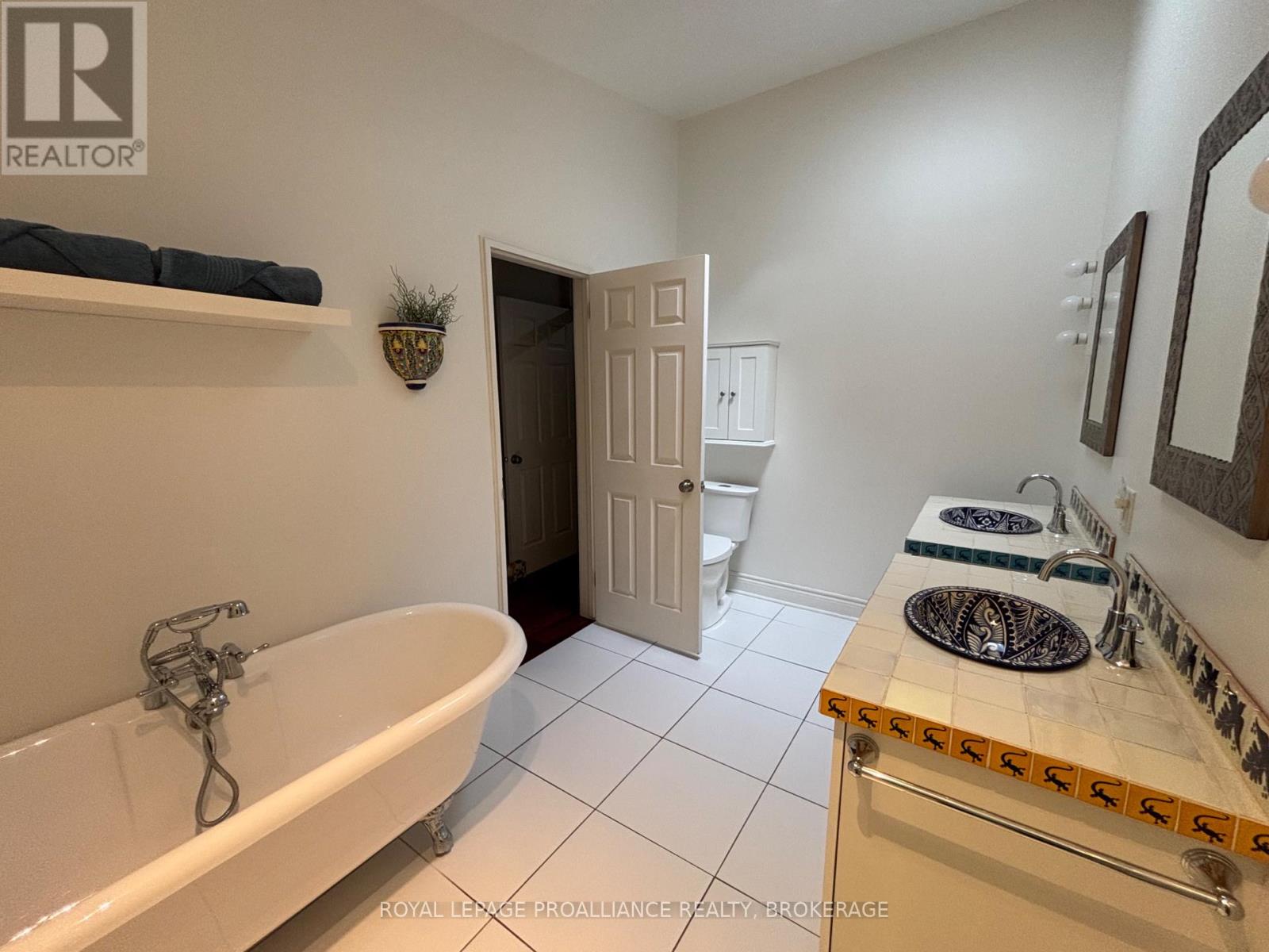 27 RIVERSIDE DRIVE - 31