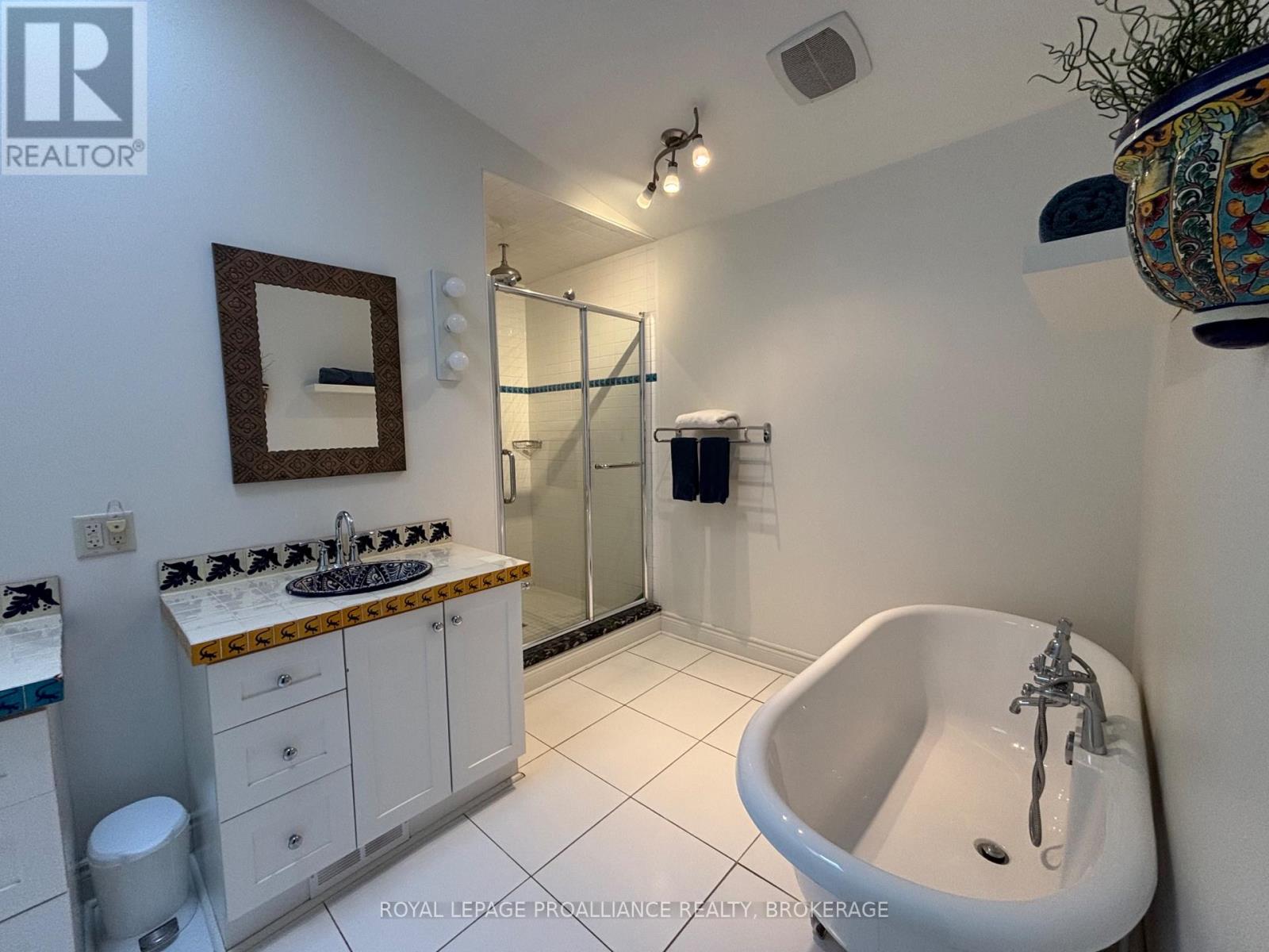 27 RIVERSIDE DRIVE - 29