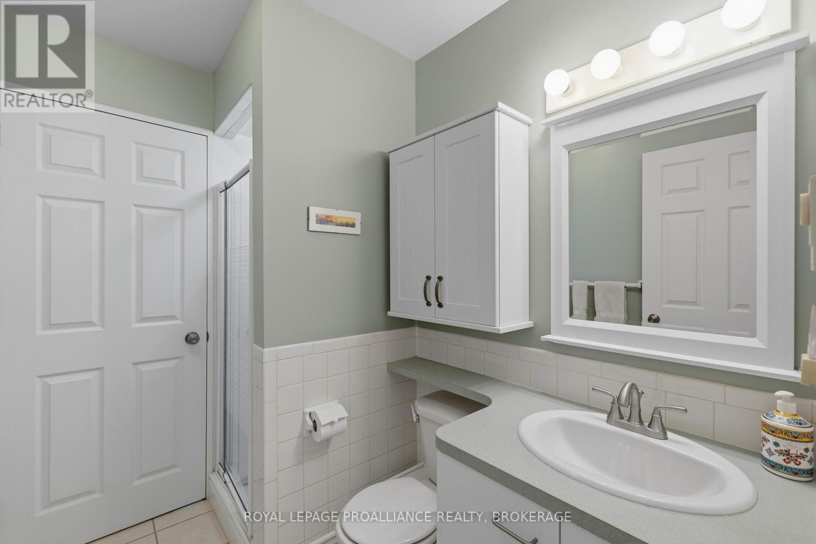27 RIVERSIDE DRIVE - 24