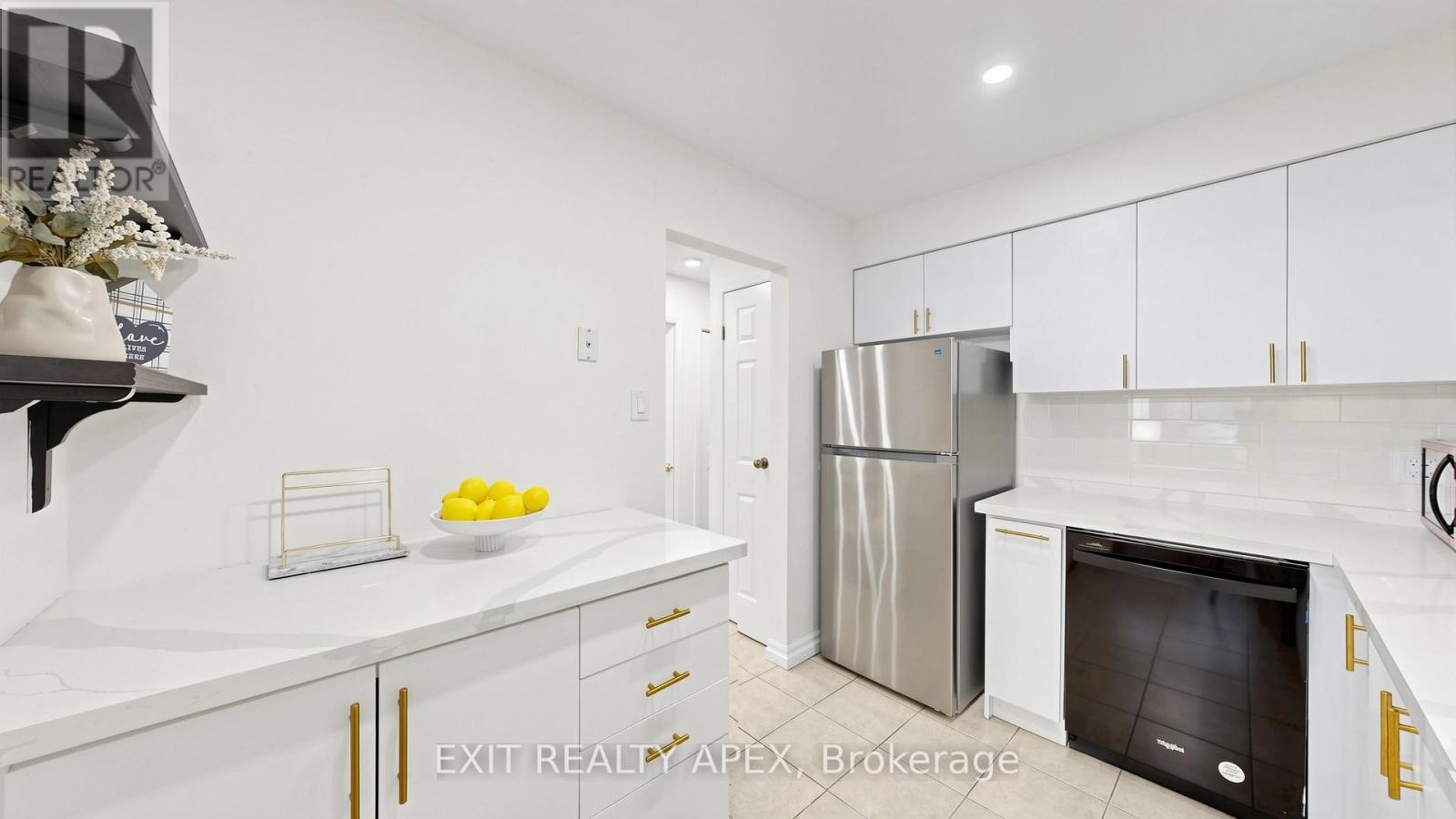 #62 5029 PINEDALE AVENUE - 17