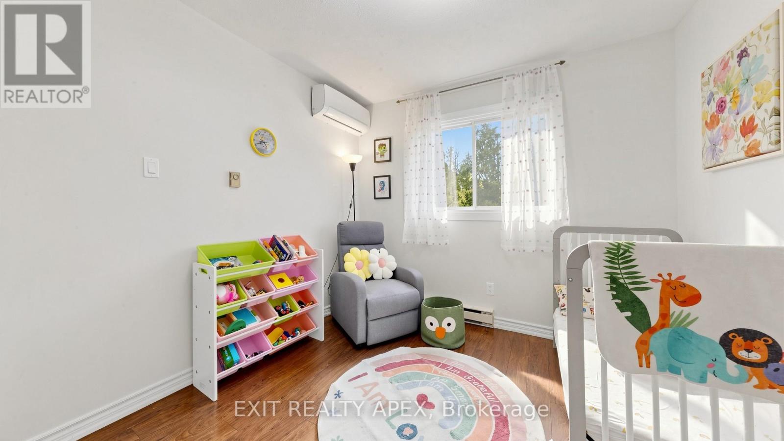 #62 5029 PINEDALE AVENUE - 26