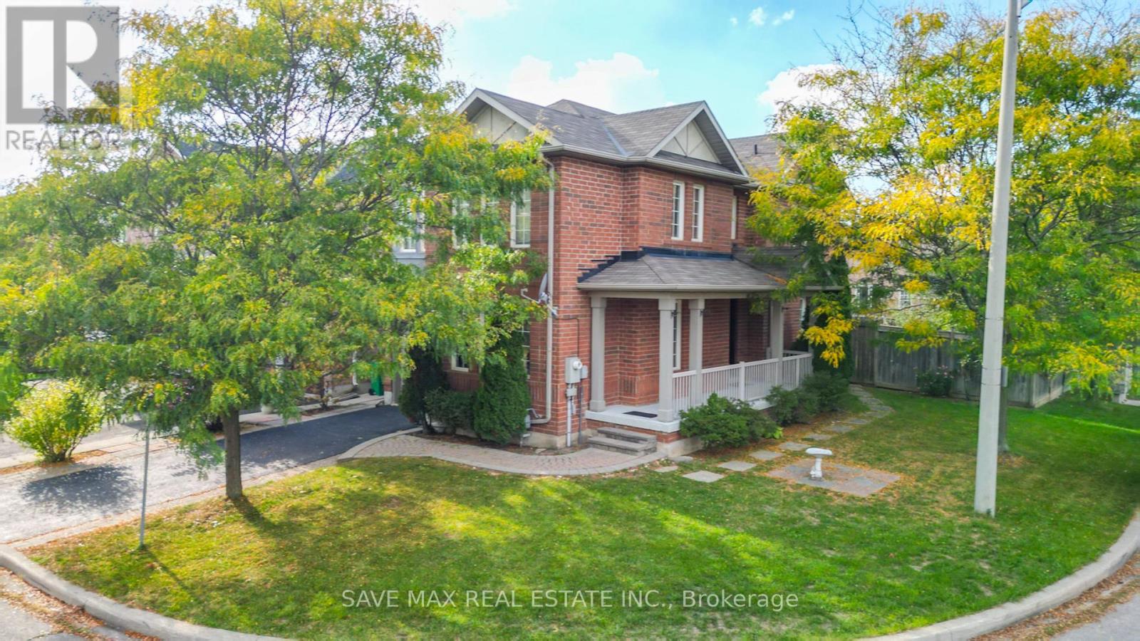 87 LUELLA CRESCENT - 2