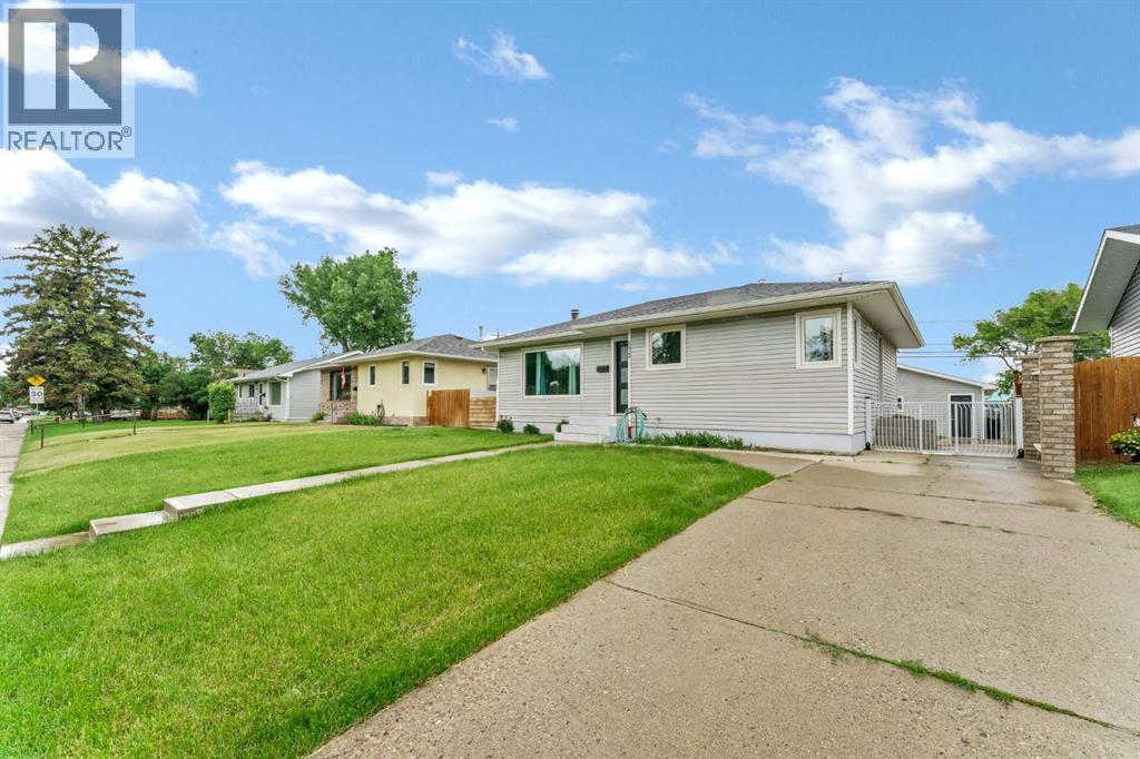 172 14 Street NW - photo 4