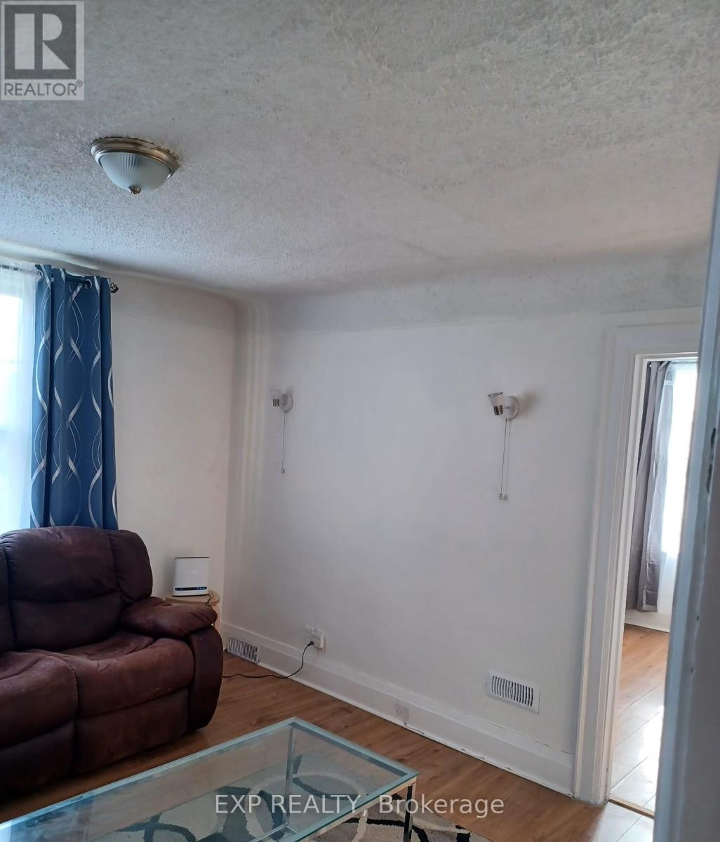 4 ROSEMONT AVENUE - 5