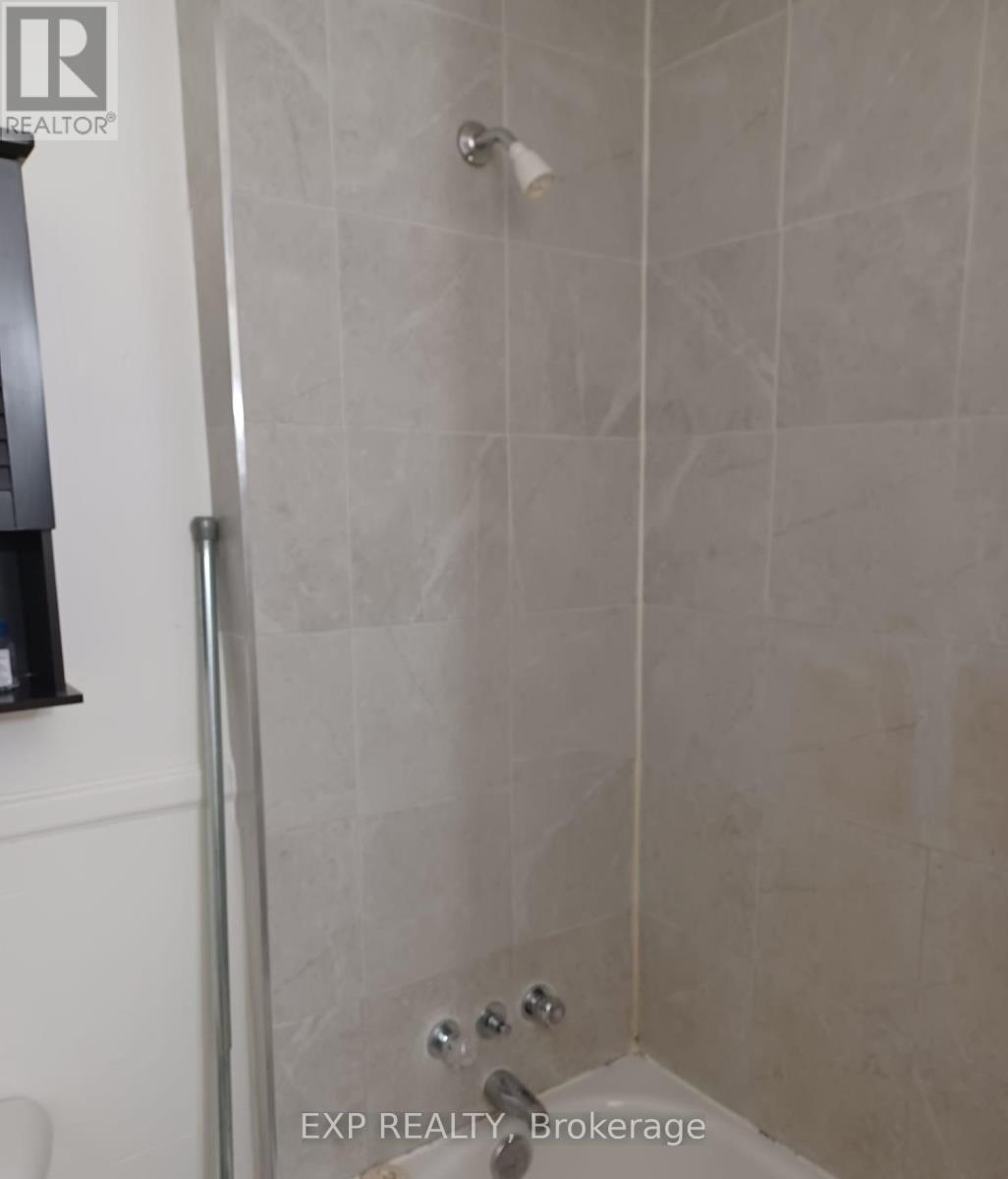 4 ROSEMONT AVENUE - 6