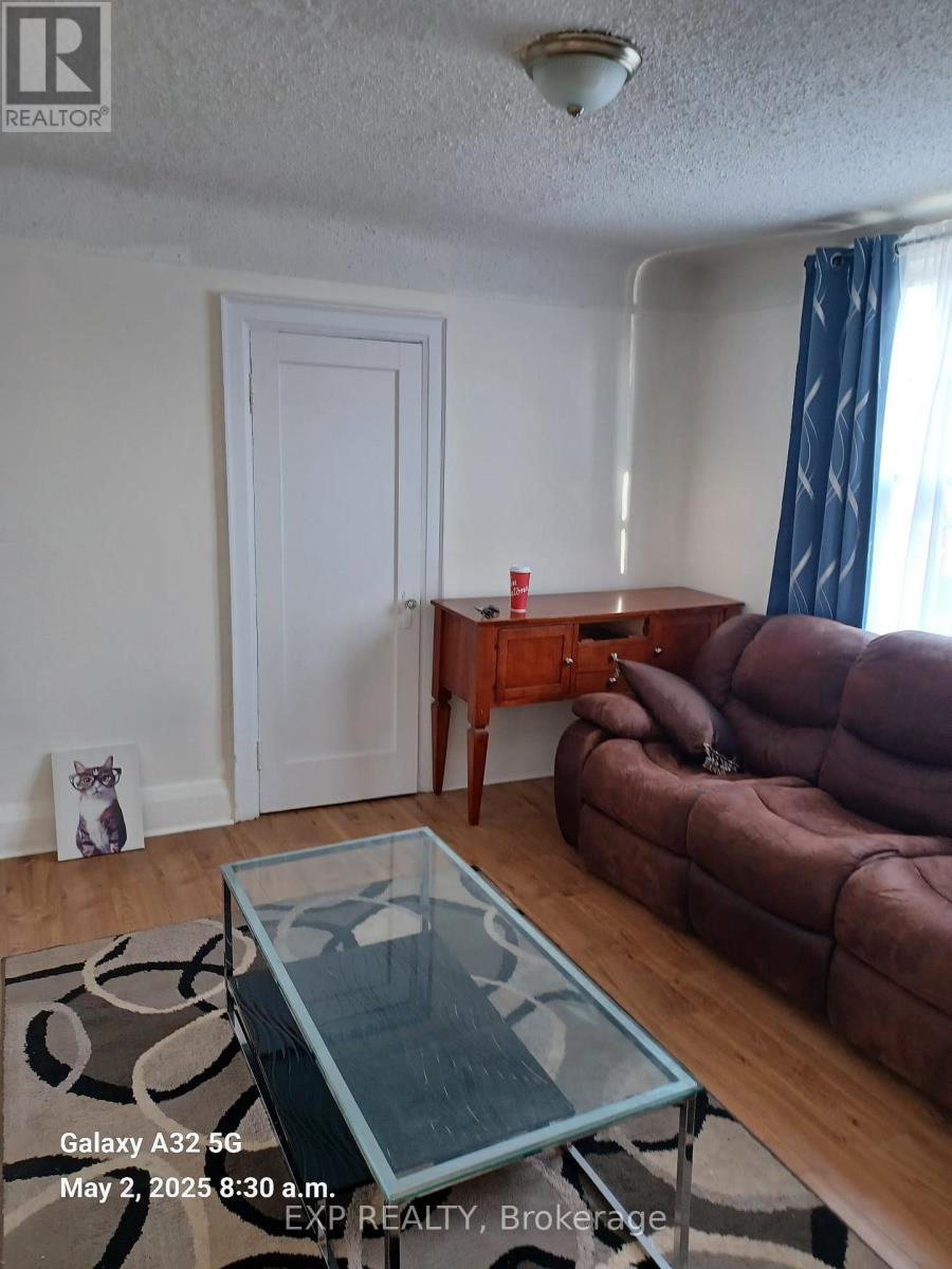 4 ROSEMONT AVENUE - 9