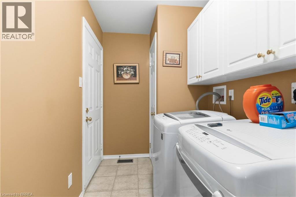 #12 35 STRATFORD Terrace - Image 23