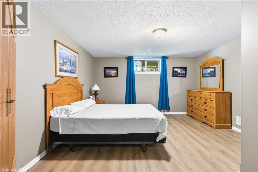 #12 35 STRATFORD Terrace - 31
