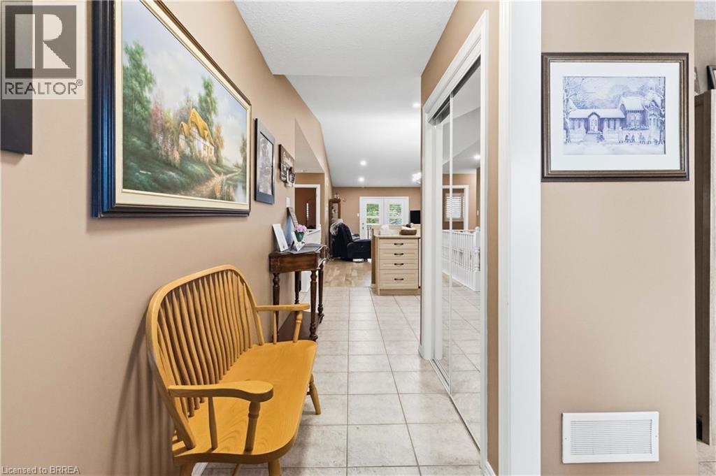 #12 35 STRATFORD Terrace - Image 4
