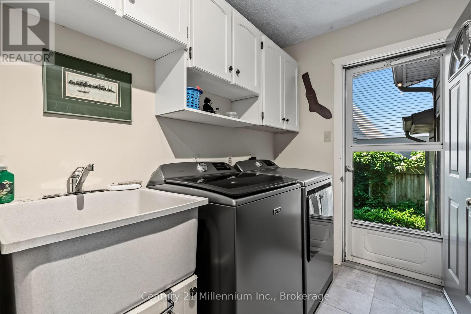 294 ALBERT STREET S - 24