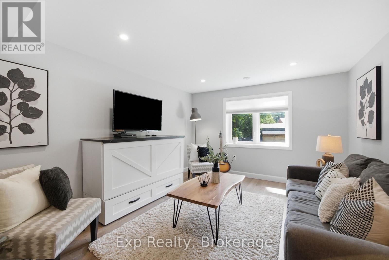 282 JOHN STREET - 27