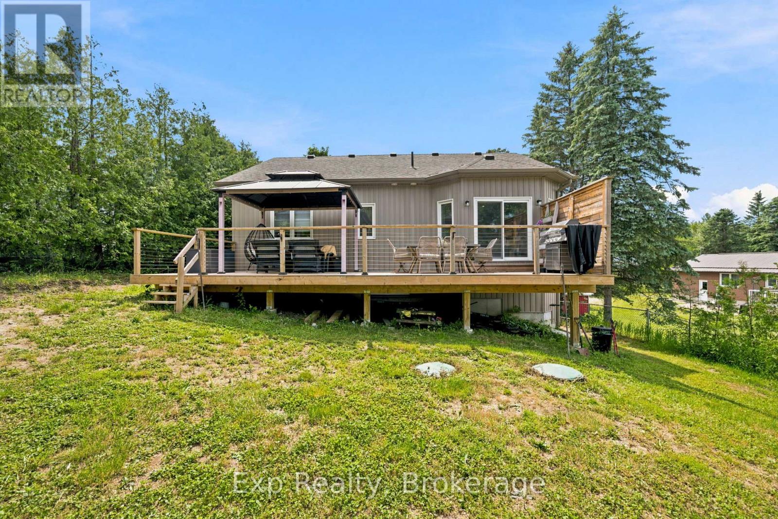 282 JOHN STREET - 33