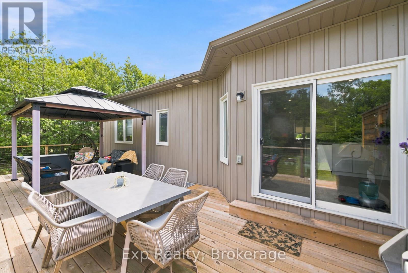 282 JOHN STREET - 39