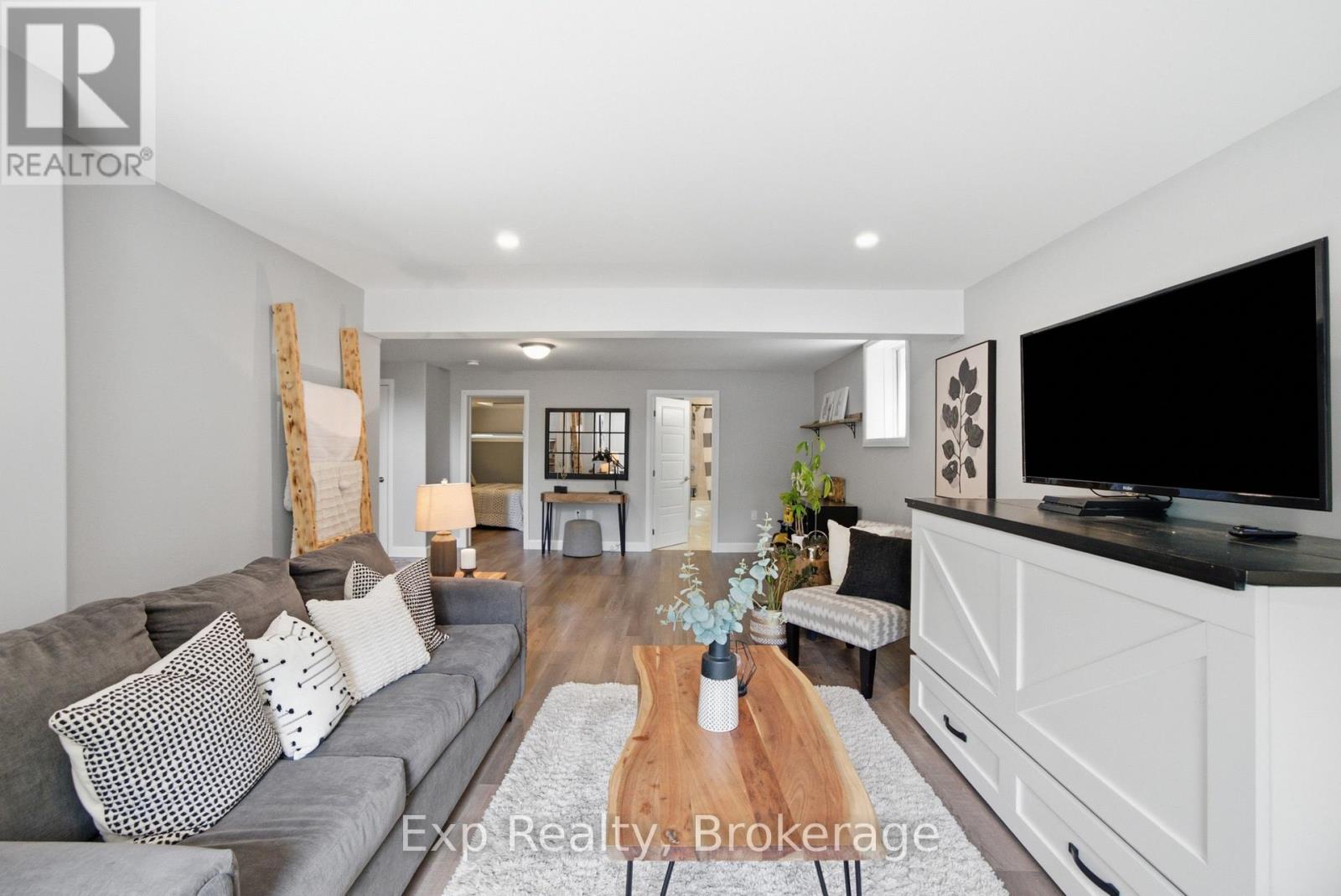 282 JOHN STREET - 28