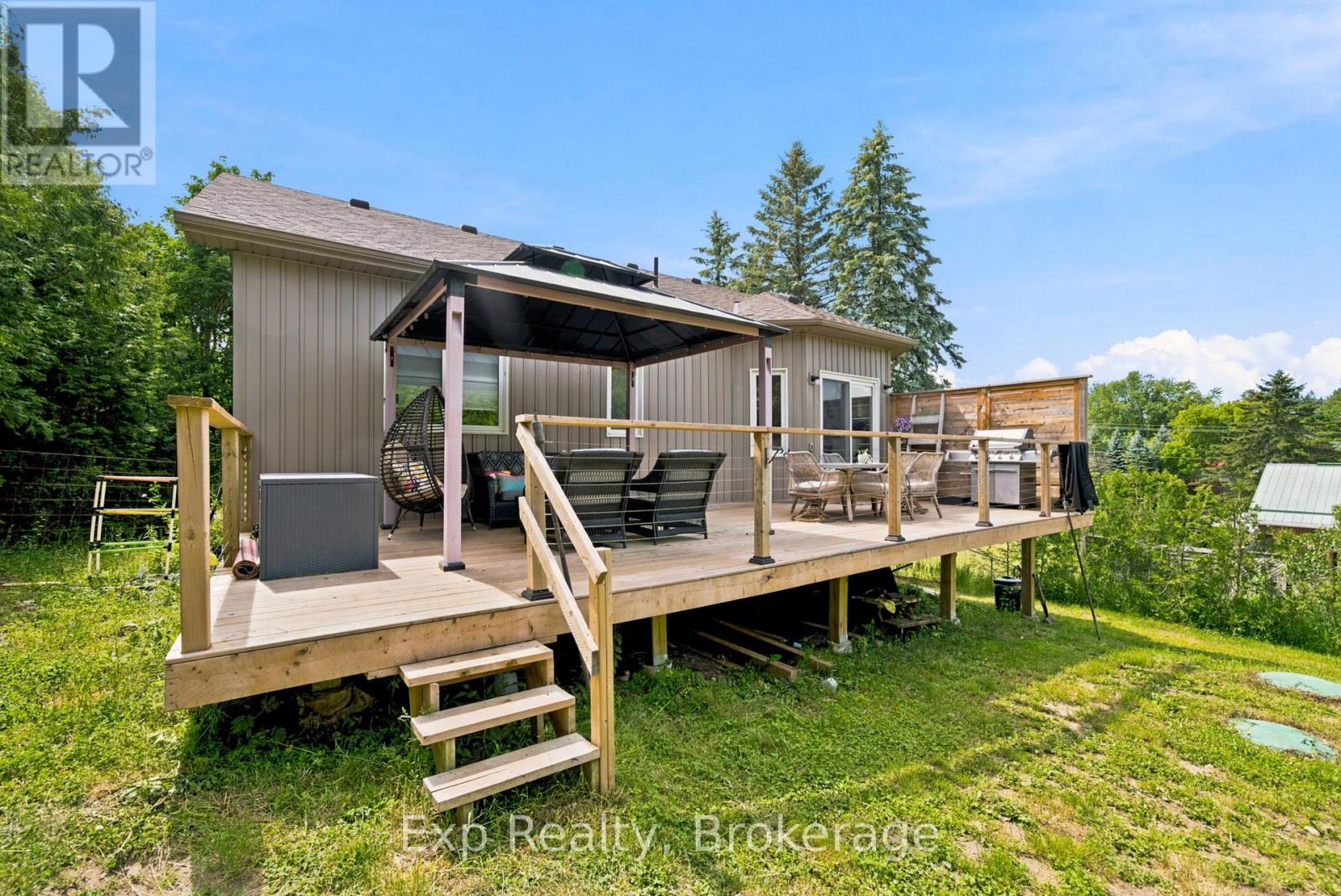 282 JOHN STREET - 34