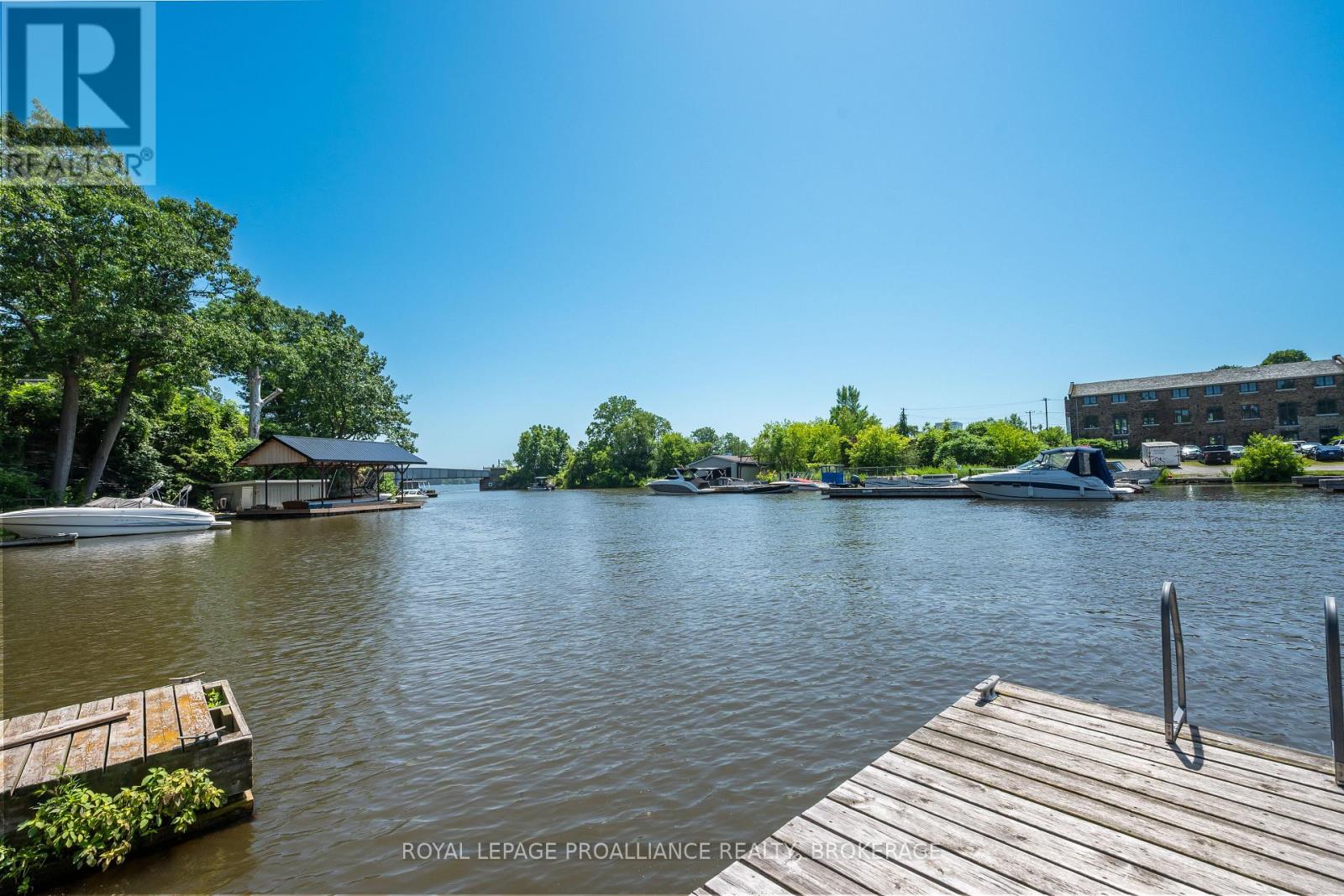 370 STONE STREET S - Image 12