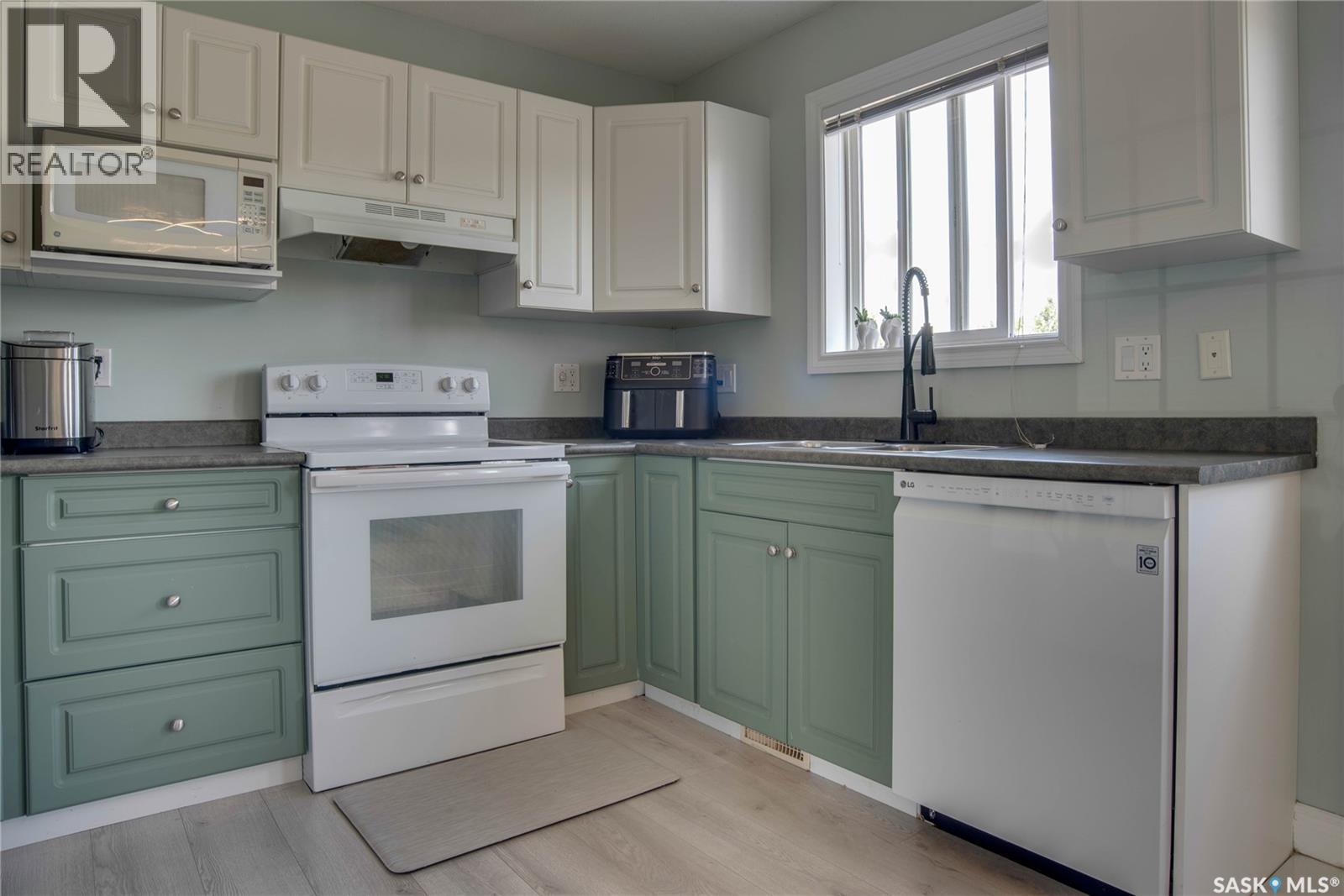 223 Rutherford CRESCENT - 21