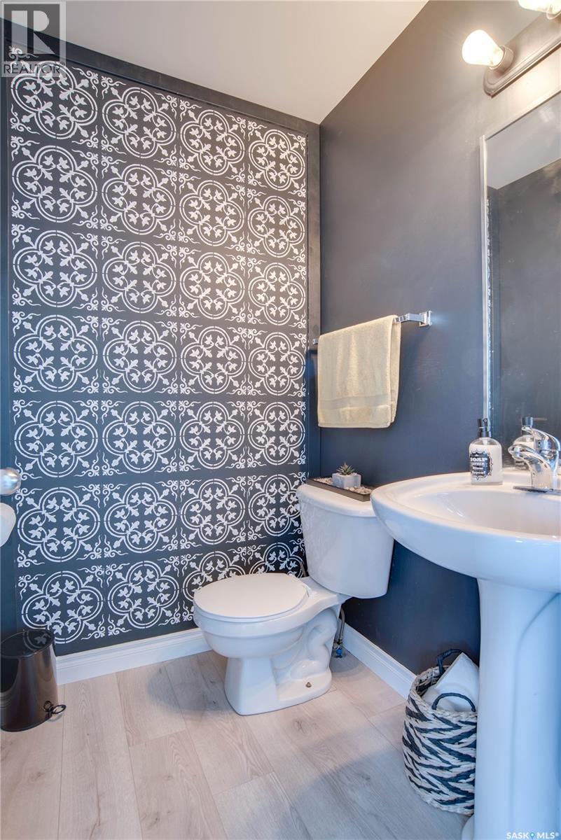 223 Rutherford CRESCENT - 23
