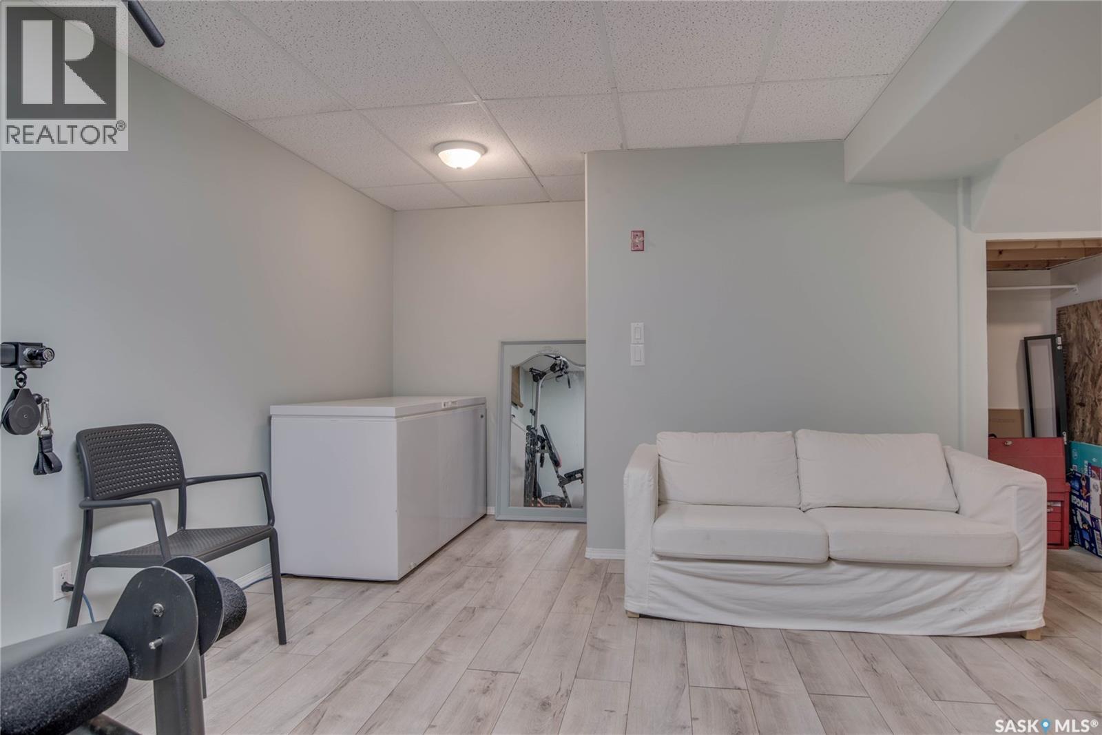 223 Rutherford CRESCENT - 34