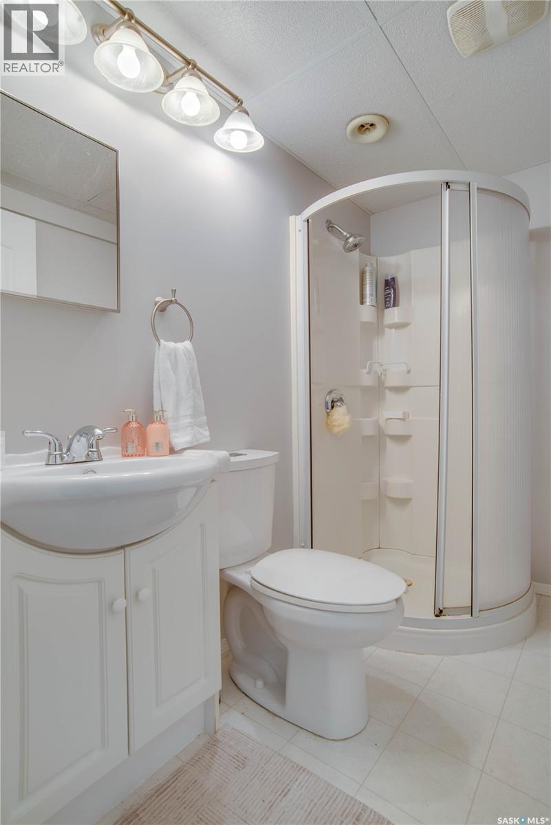 223 Rutherford CRESCENT - 38