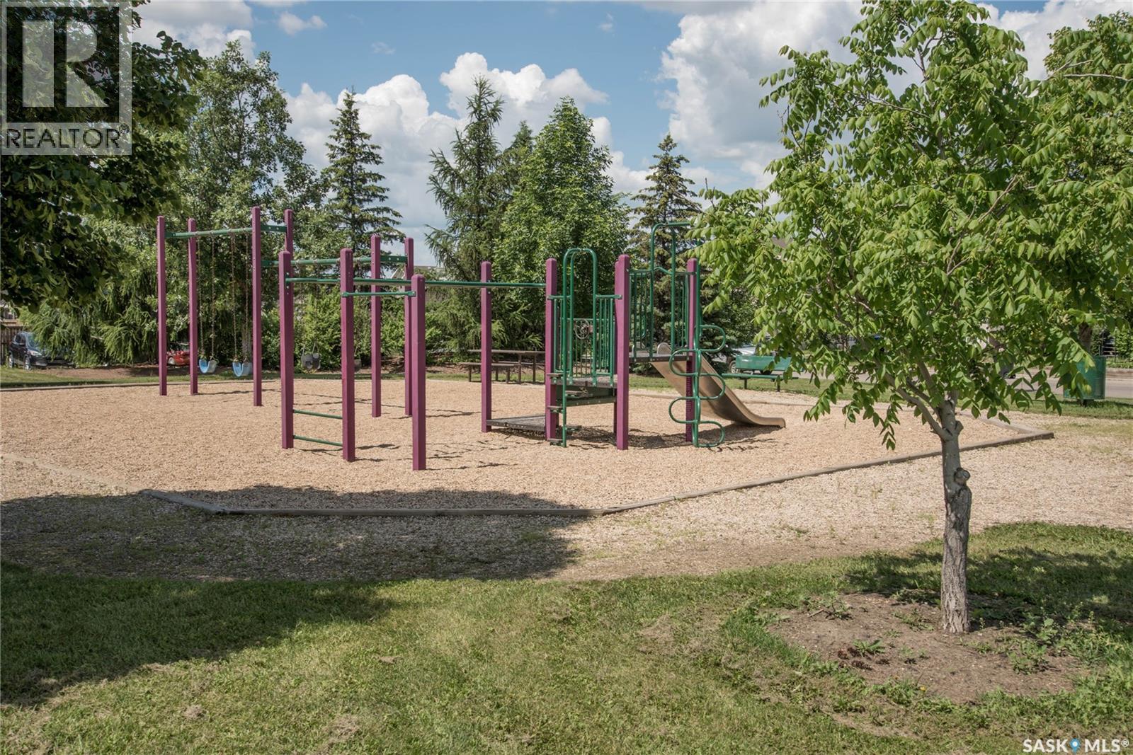 223 Rutherford CRESCENT - 44