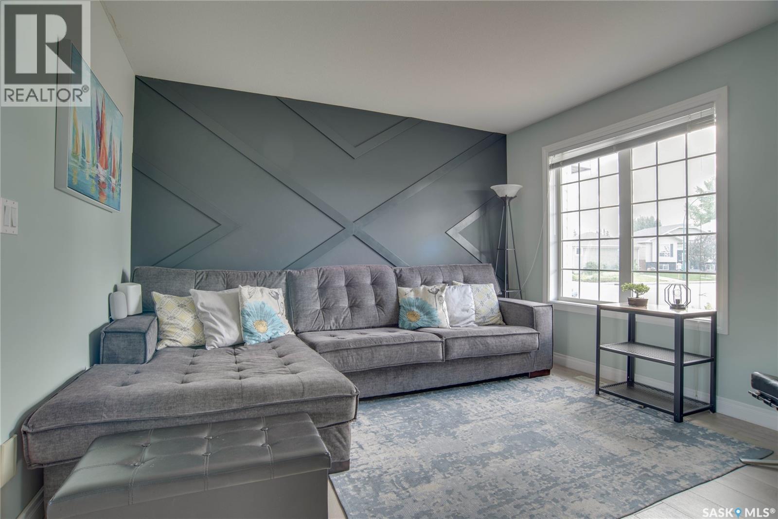 223 Rutherford CRESCENT - 6
