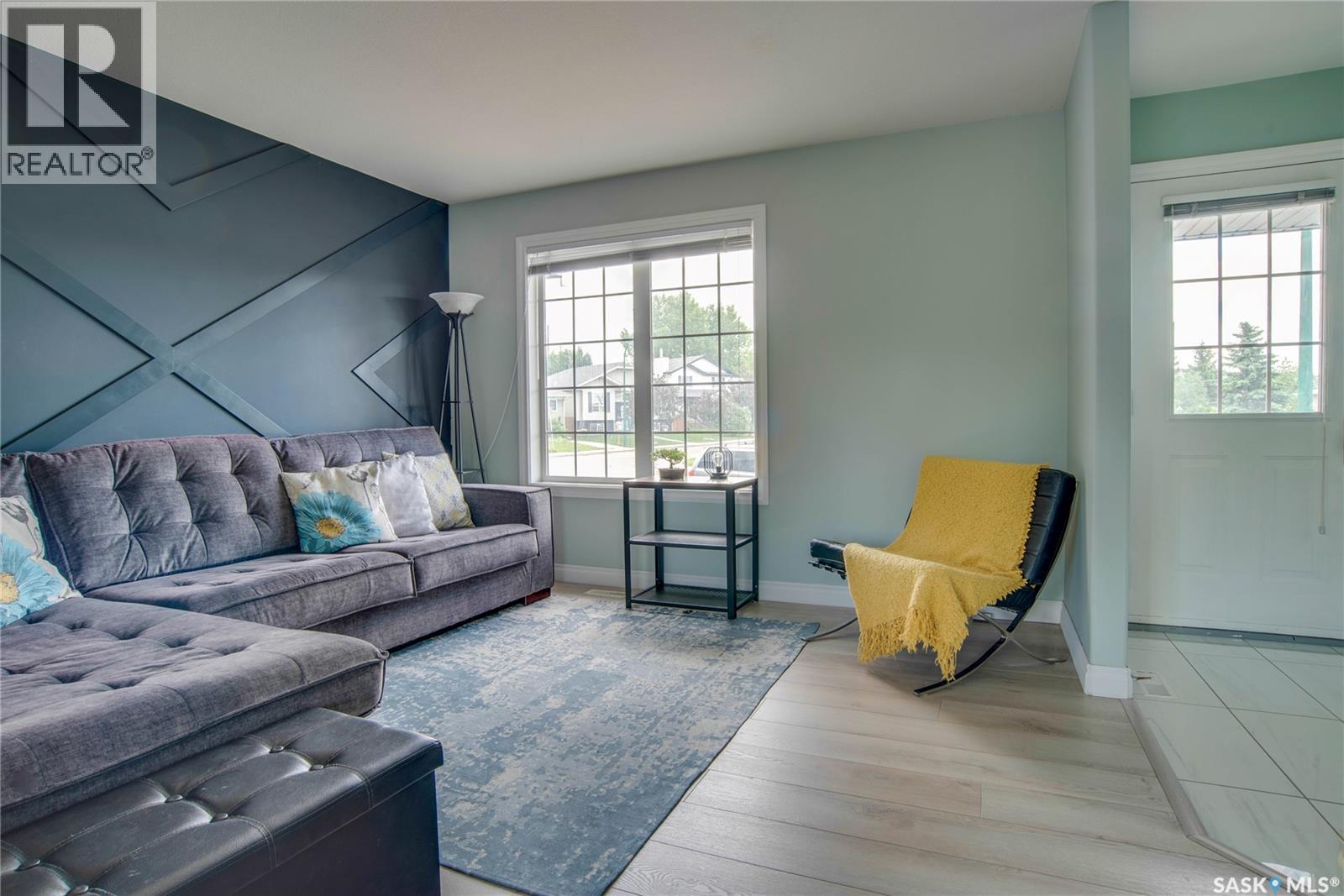 223 Rutherford CRESCENT - 7