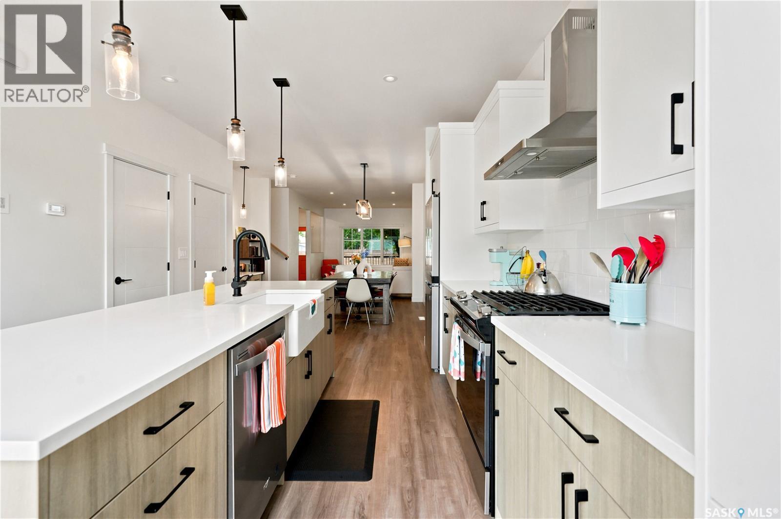 825 Osborne STREET - 17