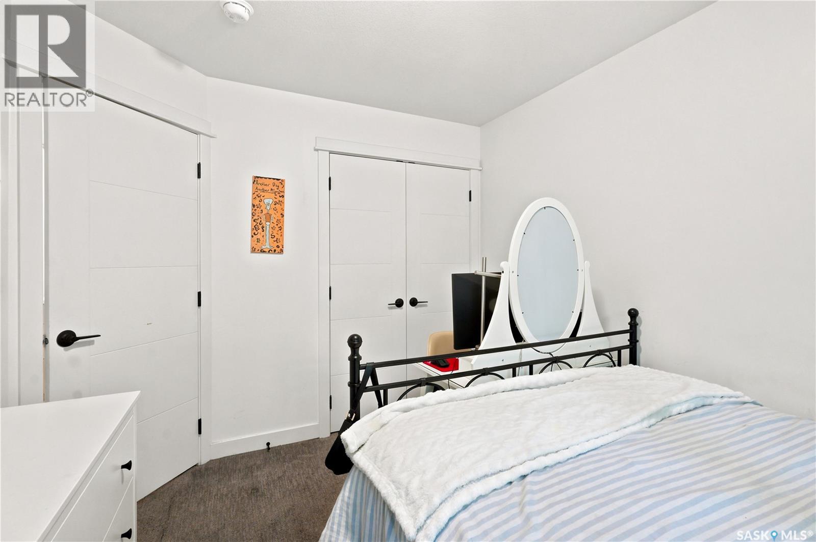 825 Osborne STREET - 36