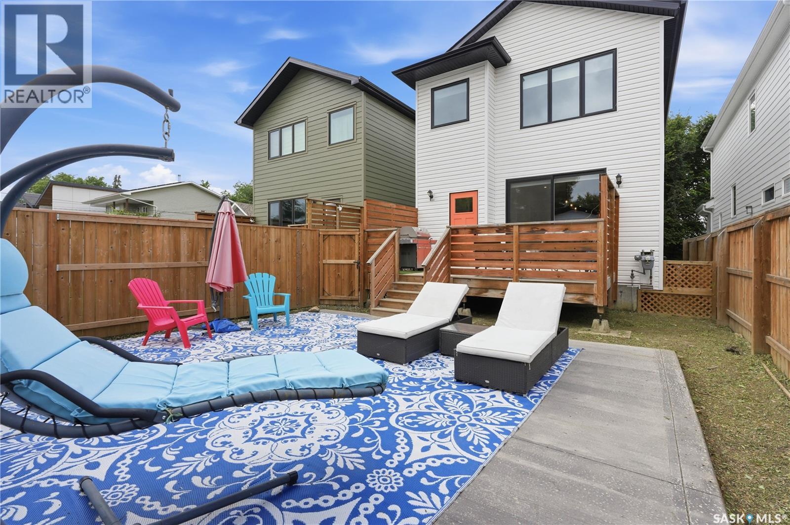 825 Osborne STREET - 52