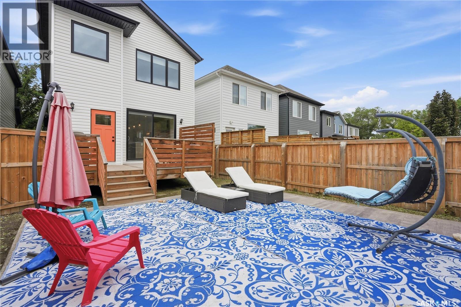 825 Osborne STREET - 53
