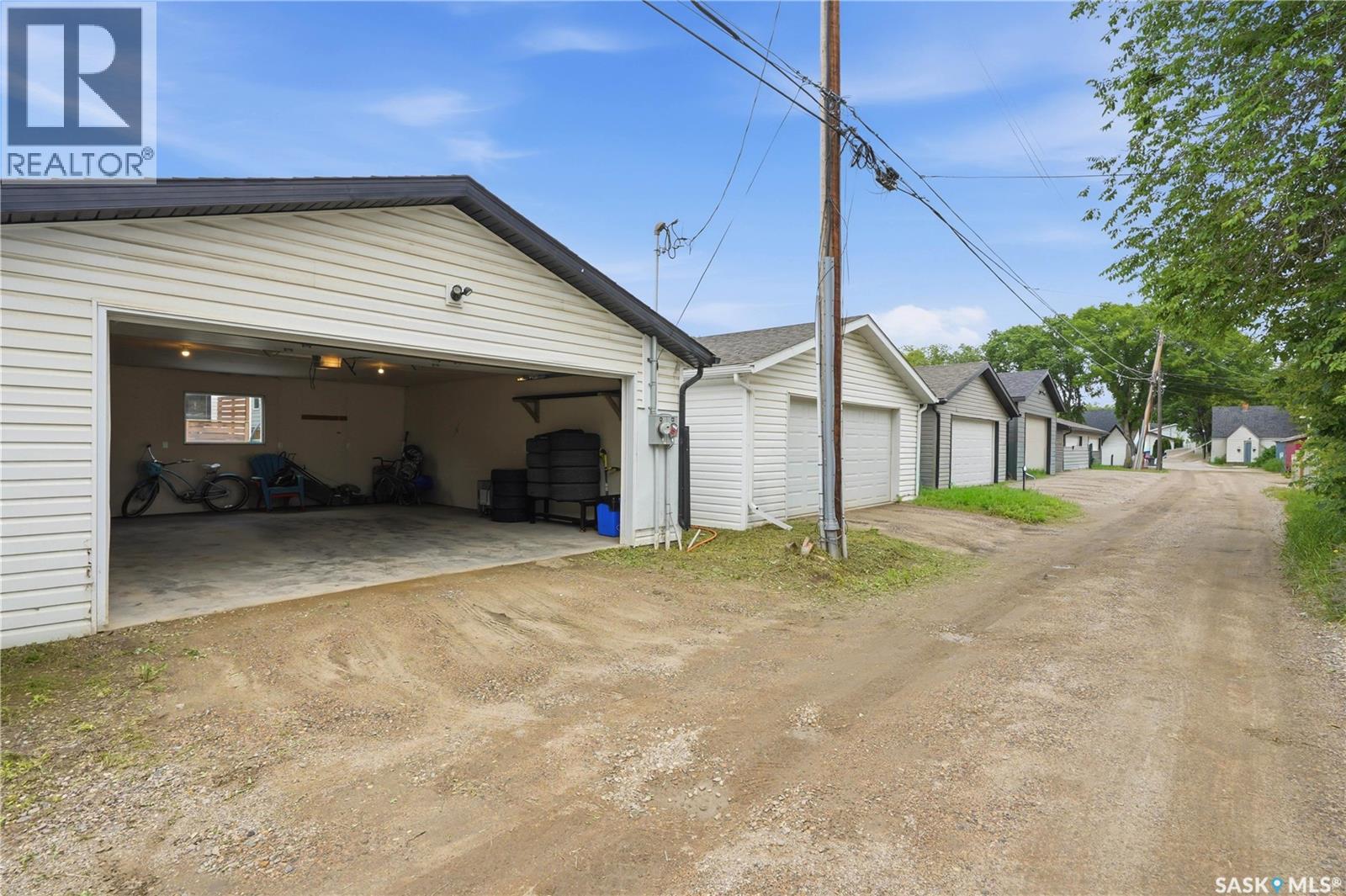 825 Osborne STREET - 54
