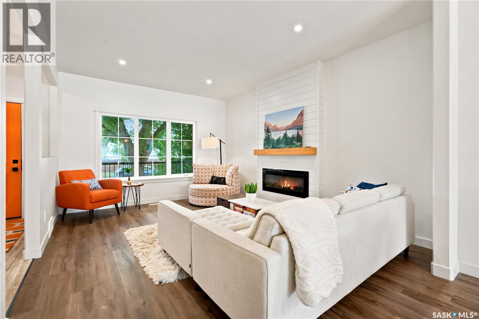 825 Osborne STREET - 7